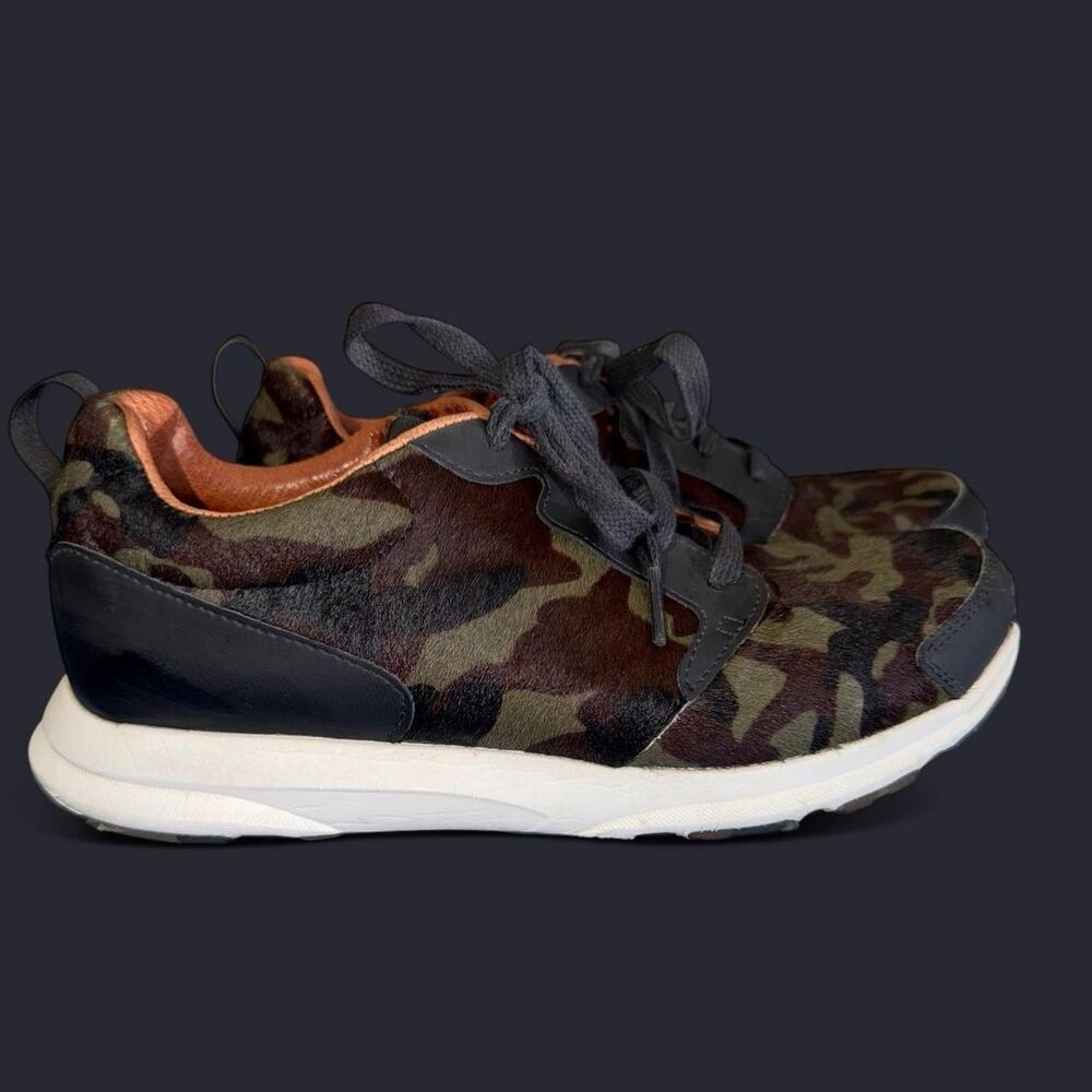 Ariat Women's Sz 7 Fuse Plus Calf Hair Camo Sneakers